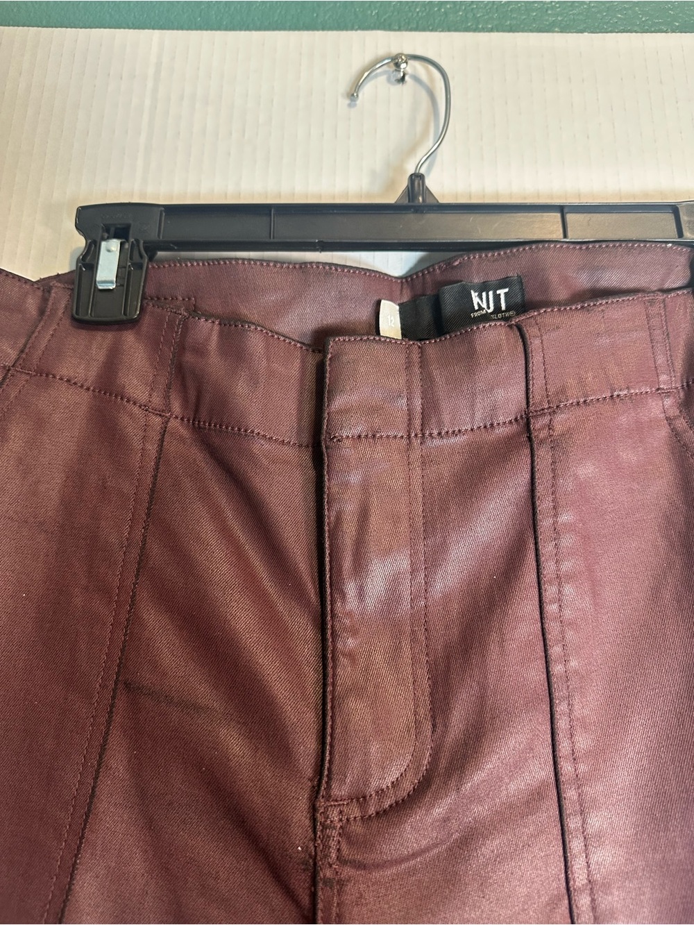 Kut from the Kloth Men's Leather-Look Pants in Burgundy